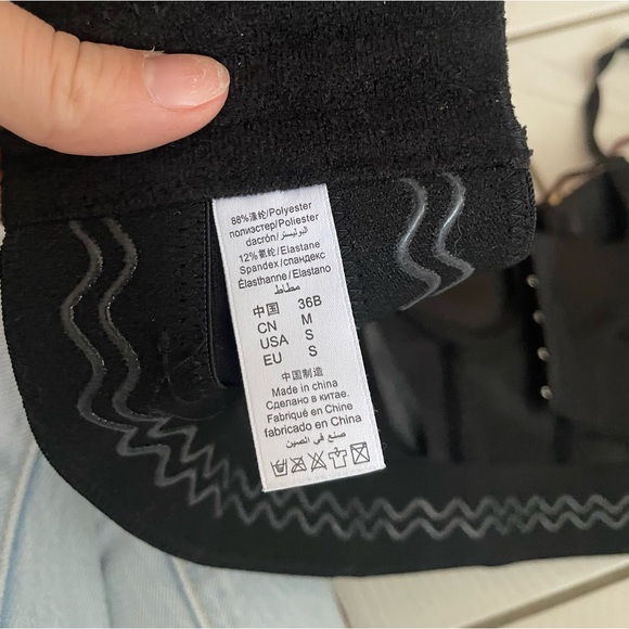 Push Up Black Clasp Bra Top With Padding - Picture 7 of 8